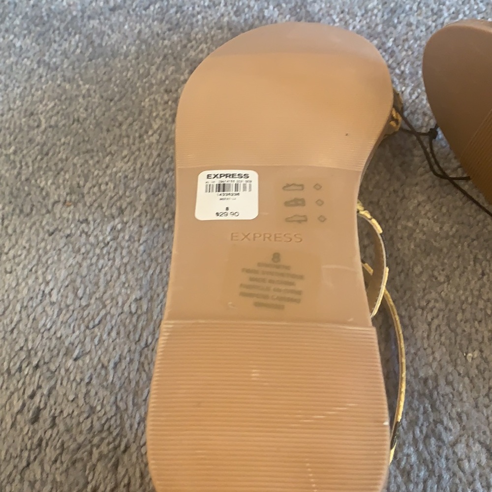 Flat Sandals - Picture 3 of 4